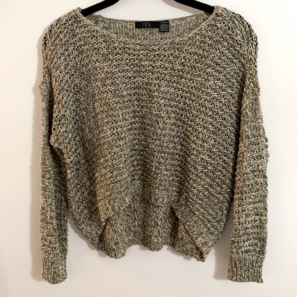 RDI green and white sweater